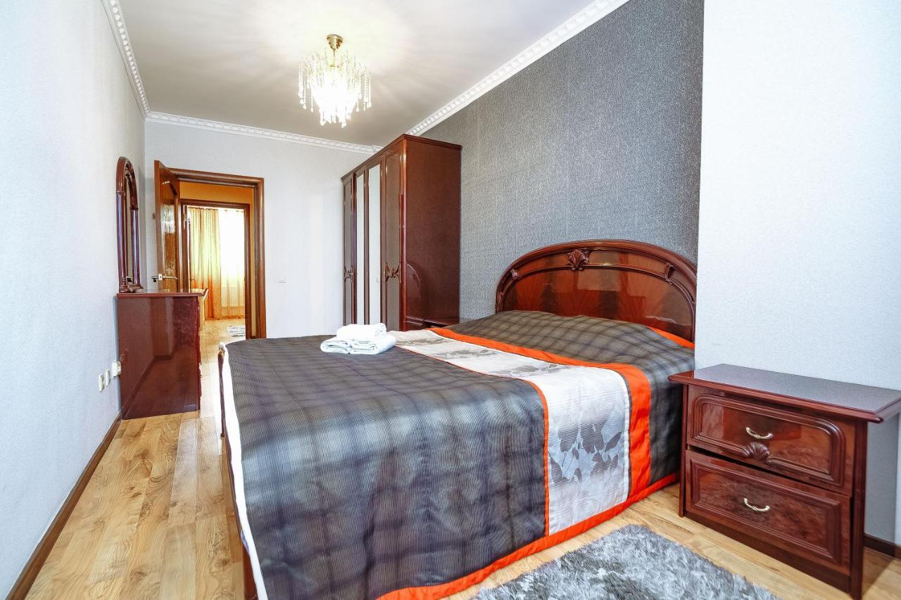 Two Bedroom Apartment On Syganak Street 64-1 Astana Exterior foto